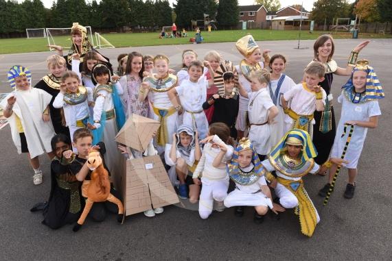 Year 4 children at Holyport Primary School are dressed up as Egyptians. Stroud Farm Rd, Holyport, Maidenhead 