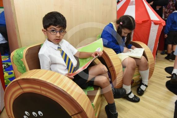 Cippenham Inftnat School, Dennis Way, Slough The Mayor of Slough Cllr Paul Sohal will be opening a newly refurbished library at the school. L-R Kumayl Sallan 5, Imogen Hunsley 5