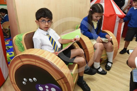 Cippenham Inftnat School, Dennis Way, Slough The Mayor of Slough Cllr Paul Sohal will be opening a newly refurbished library at the school. L-R Kumayl Sallan 5, Imogen Hunsley 5