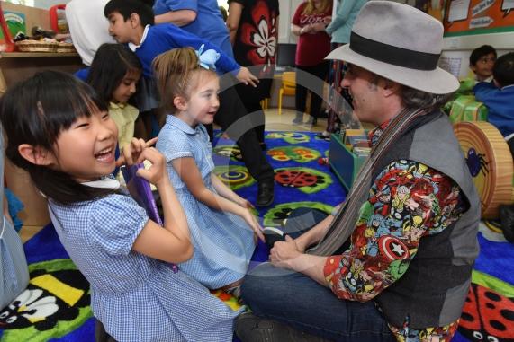 Cippenham Inftnat School, Dennis Way, Slough The Mayor of Slough Cllr Paul Sohal will be opening a newly refurbished library at the school. L-R Yula Kin 7, Barbara Connors 7, Guest Author Andy Robb
