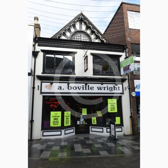 Maidenhead High St, Empty Shops inc Former Post Office and soon to close Boville Art shop.