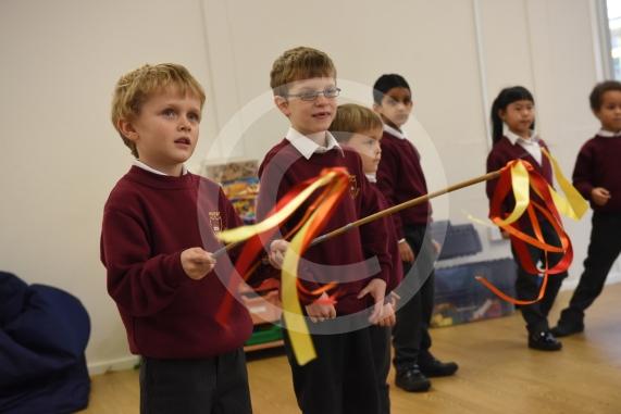 Holyport Primary, Stroud Farm Road, HolyportYears 1 & 2 pupils having a Great Fire of London workshop.