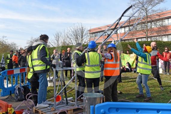 Anti-fracking network Reclaim the Power assembling a 4-metre fracking rig to blockade the Centrica HQ, protesting against the company's £100 million financing to fracking firm Cuadrilla. Pictures by Emma Sheppard