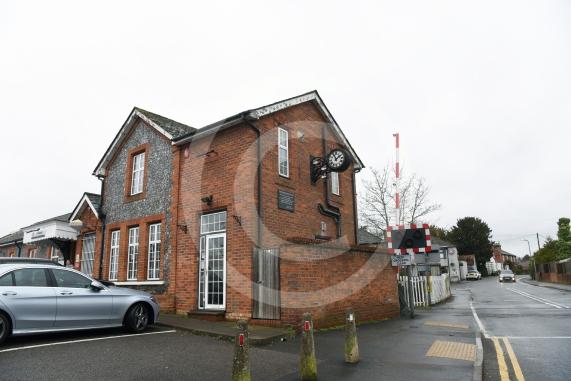  Millennium clock, Cookham Railway station, Maidenhead.