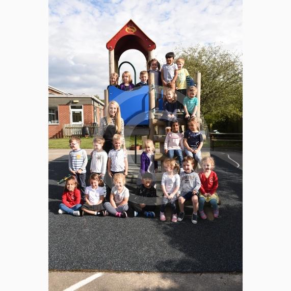 First Class - The Colleton Primary School, Colleton Drive, Twyford, Foundation ClassesNo of classes: 42 children in one class &ndash; 2 groups.Miss Earl