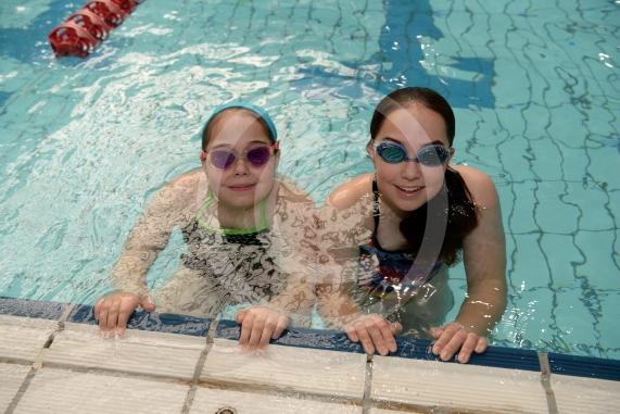 LtoR Charlotte Sloan, 10 and sister Natasha Sloan, 13.Maidenhead Lions Club Swimarathon 2019.Magnet Leisure Centre, Holmanleaze, Maidenhead