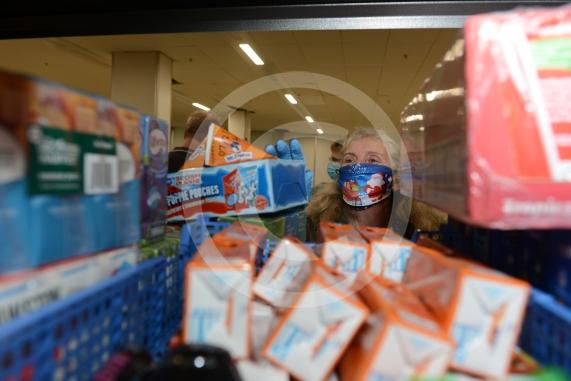 Christmas feature on Maidenhead Foodshare. They are bundling up some food bags to send out today. Maidenhead Food Share, in old Niocholsons Tesco unit