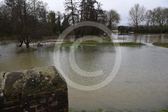 Flooding and closed roads, The Pound, Cookham
