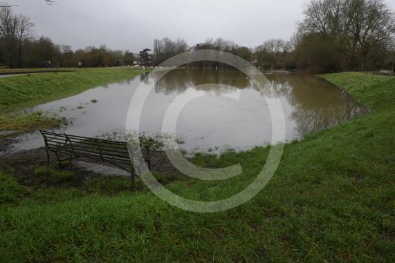 Flooding and closed roads, The Pound, Cookham