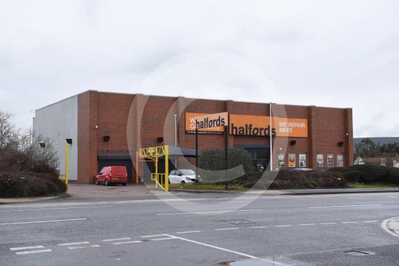 Halfords, 380 Bath Road, Slough