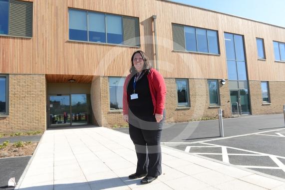 Forest Bridge School, Braywick Rd, MaidenheadNew school site. Elizabeth Farnden, Headteacher 