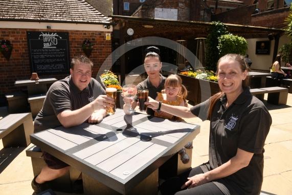 LtoR Lee Wright, Joanne Sharp, Olivia Wright, two and Louise Deakin.Potential lifting of lockdown restrictions on June 21.Maiden&rsquo;s Head, Maidenhead High St