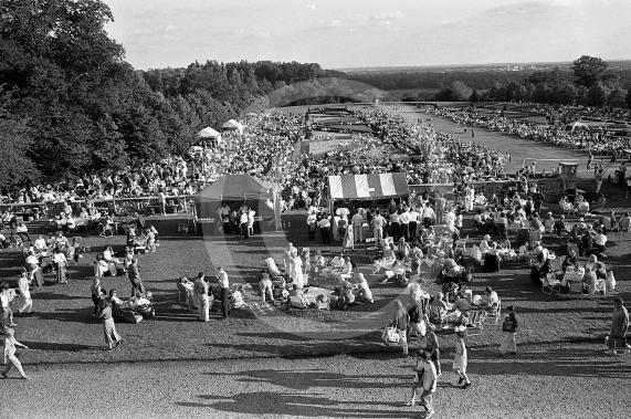 Summertime – and the living is easy (1996)