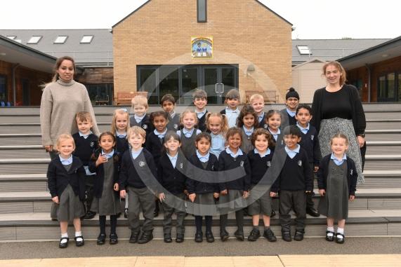 Inkpen class.LtoR Teaching Assistant Mrs Shanza Yaqub and Class Teacher Mrs Sam Pickering.Oldfield Primary School, Bray Rd, Maidenhead.