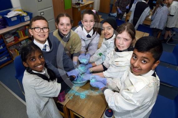 National Science Week bathbomb workshop. Oldfield Primary School, Bray Road, Maidenhead.