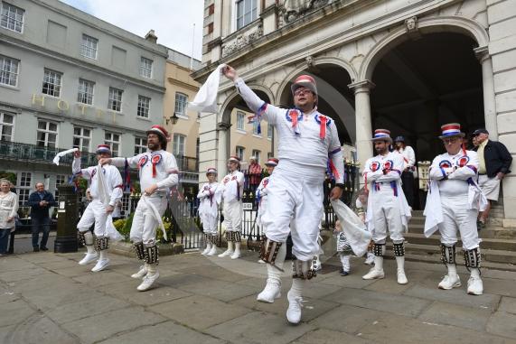 Windsor Guildhall, Windso.  Morris dancers performing on the streets of WindsorBerkshire Bedlam Morris