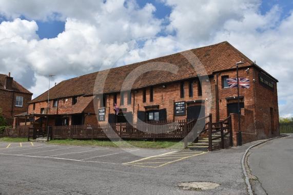 The Long Barn PubBennetts Close/Cippenham Lane