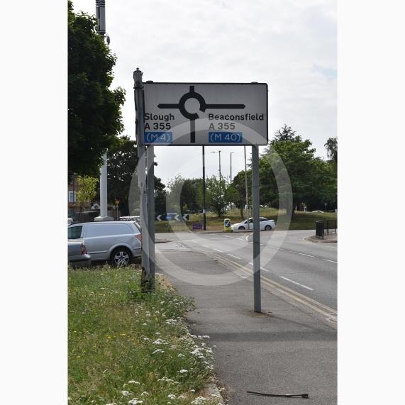 Roundabout at junction of Farnham Rd and Cumberland Avenue, Slough