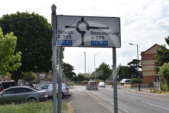 Roundabout at junction of Farnham Rd and Cumberland Avenue, Slough
