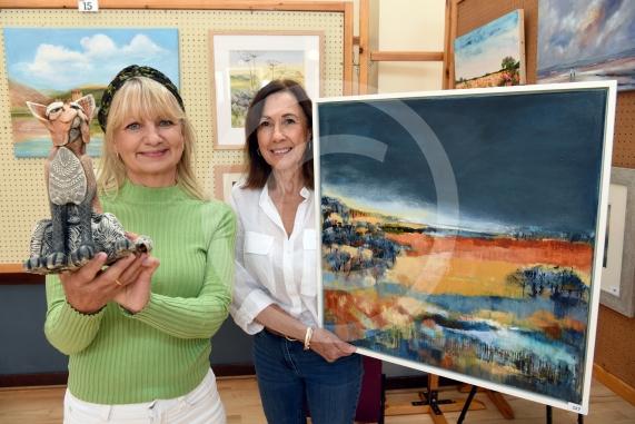 LtoR Best in show Craft, Fox by Alison Pink and Best in show picture, Incoming Light by Sandy Herz.Cookham Arts Club summer exhibition. Pinder Hall, 2 Lower Road, Cookham