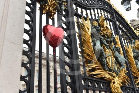Scenes outside Biuckingham Palace, London, awaiting the Queen&rsquo;s Coffin