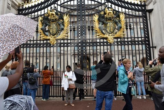 Scenes outside Biuckingham Palace, London, awaiting the Queen&rsquo;s Coffin