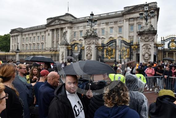 Scenes outside Biuckingham Palace, London, awaiting the Queen&rsquo;s Coffin
