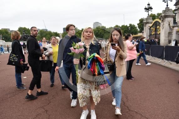 Scenes outside Biuckingham Palace, London, awaiting the Queen&rsquo;s Coffin