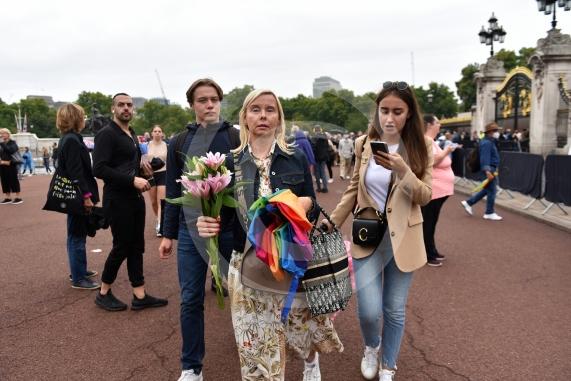 Scenes outside Biuckingham Palace, London, awaiting the Queen&rsquo;s Coffin