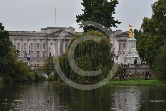 Scenes outside Biuckingham Palace, London, awaiting the Queen&rsquo;s Coffin