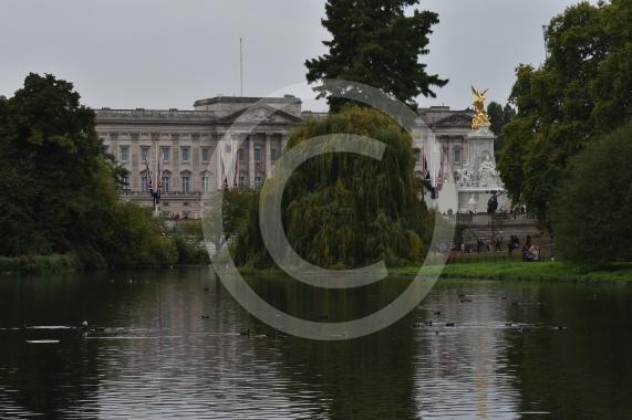 Scenes outside Biuckingham Palace, London, awaiting the Queen&rsquo;s Coffin