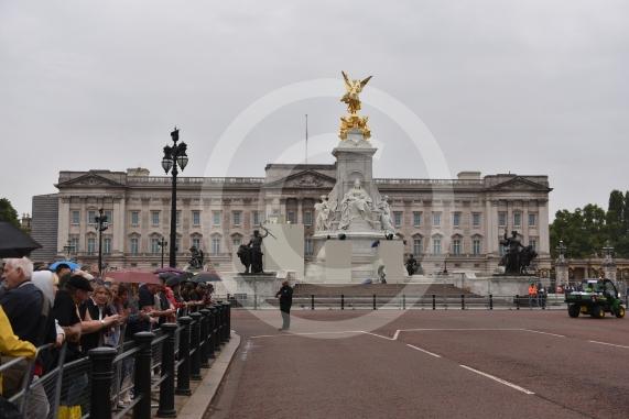 Scenes outside Biuckingham Palace, London, awaiting the Queen&rsquo;s Coffin
