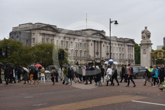 Scenes outside Biuckingham Palace, London, awaiting the Queen&rsquo;s Coffin