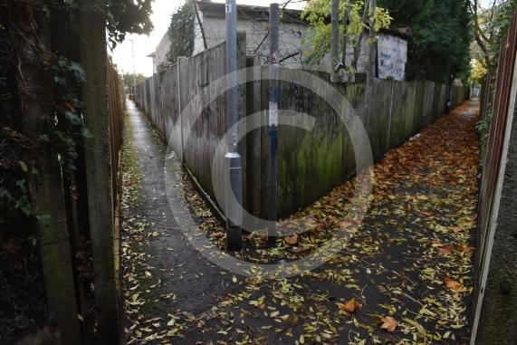 Alleyway between Bath Road and Cranbourne Close, Slough