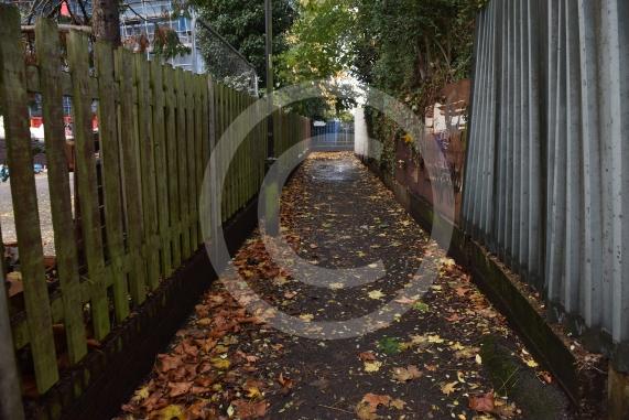 Alleyway between Bath Road and Cranbourne Close, Slough