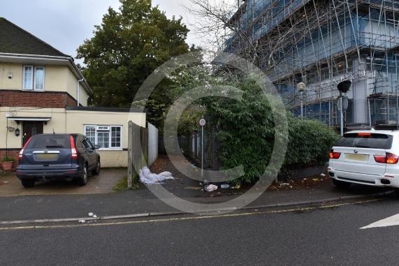 Alleyway between Bath Road and Cranbourne Close, Slough