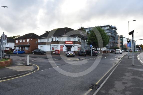 Alleyway between Bath Road and Cranbourne Close, Slough