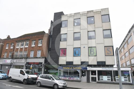  46-56, High Street, Slough.Demolition and construction of an 8-storey development with shops and flats.