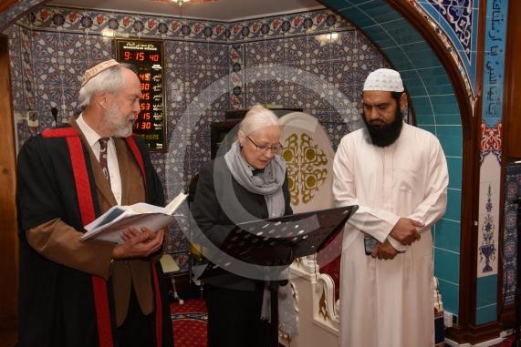LtoR Rabbi Doctor Jonathan Romain, Reverend Sally Lynch and Imam Abid Hashmi read a prayer for peace.Maidenhead Mosque, Holmanleaze, Maidenhead.