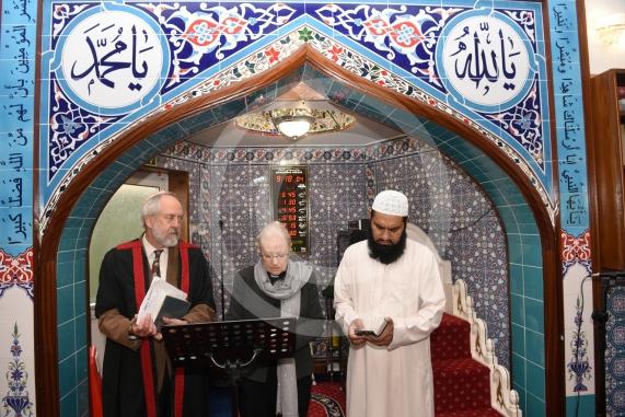 LtoR Rabbi Doctor Jonathan Romain, Reverend Sally Lynch and Imam Abid Hashmi read a prayer for peace.Maidenhead Mosque, Holmanleaze, Maidenhead.