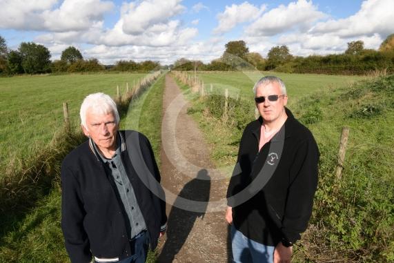LtoR Tony Andrews, Holyport FC and Alan Le Marquand, Maidenhead Softball.Footpath, Summerleaze Park, Summerleaze Rd, Maidenhead.