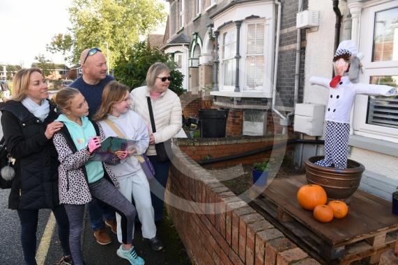 LtoR Marie Chereau, Olivia Blythen, 10, Richard Bennett, Olivia Bennett 10 and Ceri Bennett.Twyford Scarecrow Trail 2023, Twyford.