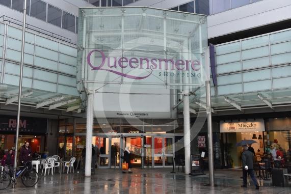 Outside Queensmere Shopping Centre, Slough High St. The redevelopment of the Queensmere Shopping Centre appears to have stalled. 