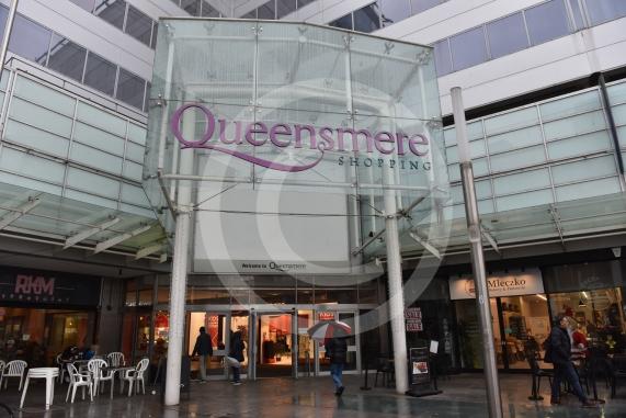 Outside Queensmere Shopping Centre, Slough High St. The redevelopment of the Queensmere Shopping Centre appears to have stalled. 