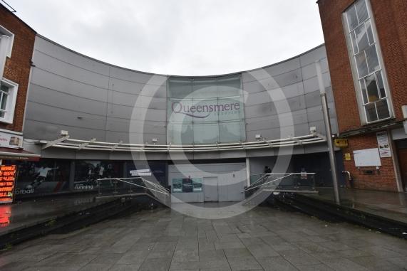 Outside Queensmere Shopping Centre, Slough High St. The redevelopment of the Queensmere Shopping Centre appears to have stalled. 