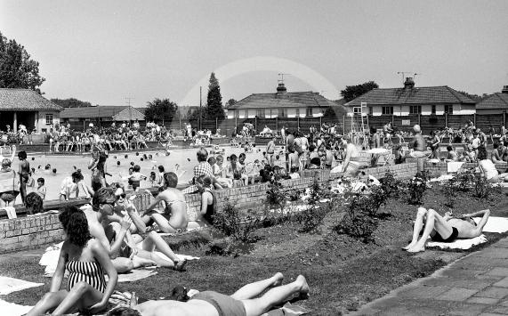 Open Air Swimming Pool, Maidenhead5.7.87