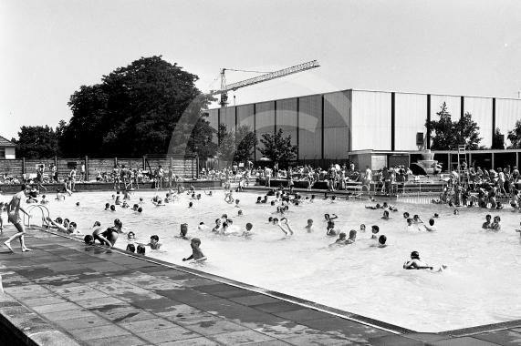 Open Air Swimming Pool, Maidenhead5.7.87