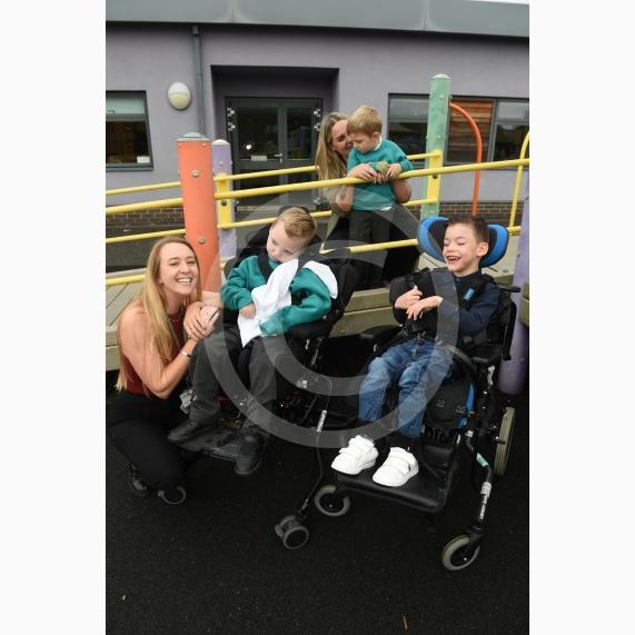 FIRST CLASSManor Green SchoolElizabeth Hawkes Way  Maidenhead SL6 3EQ 1 class Early Years, Charlotte, Lauren