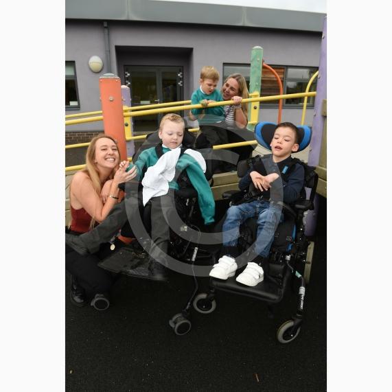 FIRST CLASSManor Green SchoolElizabeth Hawkes Way  Maidenhead SL6 3EQ 1 class Early Years, Charlotte, Lauren