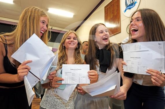 (136962) MIKE - MA 2025 GCSE Results Newlands Girls School - Isabella Orsatti, CHiara Brancato, Beatrice Melbourne and Sophi Vysata - Pictures by Mike Swift